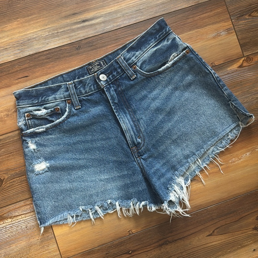 Abercrombie & Fitch Annie High Rise Short 28 size 6 - Picture 3 of 5
